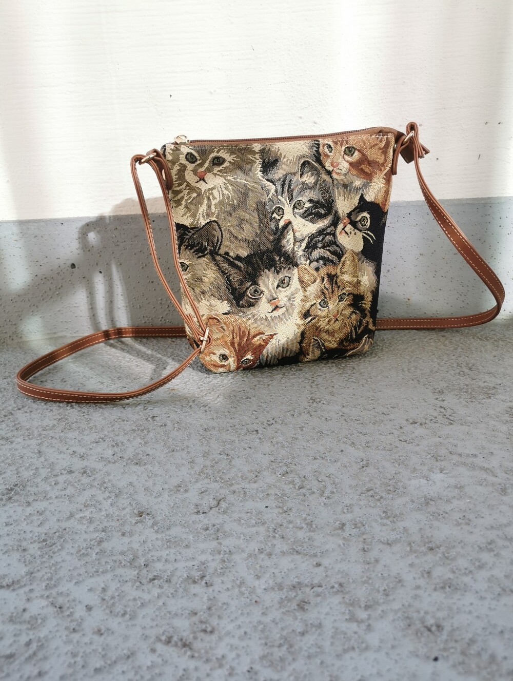Signare Tapestry Cat Print Crossbody Bag Shoulder Purse Vegan Leather Trim